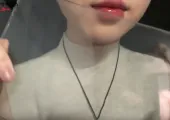 喵喵你好好好 舔亚克力板