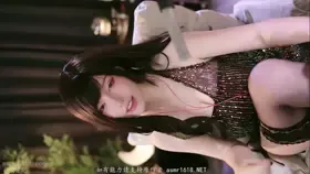 雨教皇_邻居家的妻子_闪片黑丝礼群 (图1)