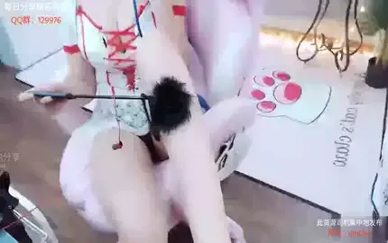 【白鹿姬ASMR】护士装裸腿舔耳喘息诱惑 (图1)