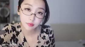 酥酥学姐_女导员 (图1)