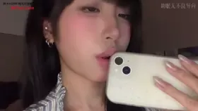 小0觉觉猪_啃手机 (图1)