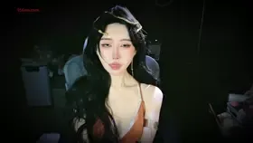 Aki秋水_25_05_01_异域蛇女_异域风情蛇女の孔雀鱼近距离怼脸 (图1)