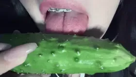 布鲁比呐呐_黄瓜黄瓜_1 (图1)