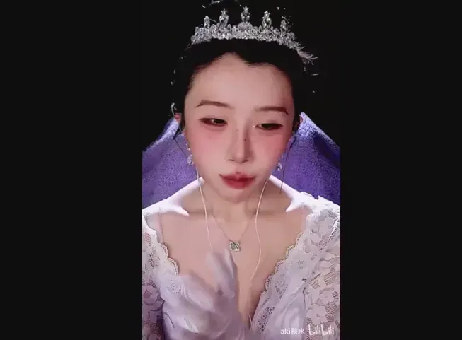 Aki秋水_小剧场_除夕夜的小夫妻 (图1)