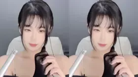 桃子baby_蕾丝手套撸麦 (图1)