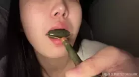 KC好想睡觉_3.17_啃咬滚轮口水画 (图1)
