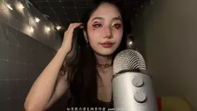 _KC好想睡觉_巫女在麦克风上舔耳 (图1)