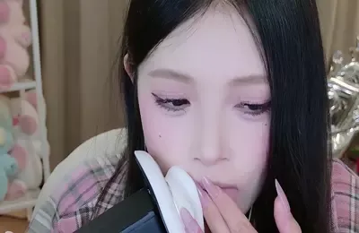辣不辣_3dio舔手指吸溜 (图1)