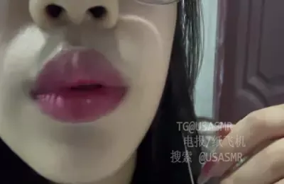楠楠nn是个胆小鬼_舔耳合集30V_甜屏7min (图1)