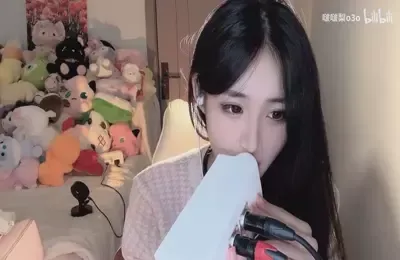 啵啵梨_B站充电合集原版无水印_4月14白色麦慢速舔耳 (图1)
