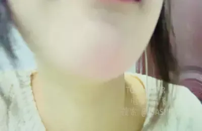 楠楠nn是个胆小鬼_舔耳合集30V_舔屏 (图1)