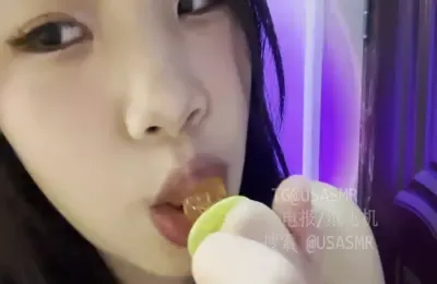 楠楠nn是个胆小鬼_舔耳合集30V_钻石棒棒糖舔屏 (图1)