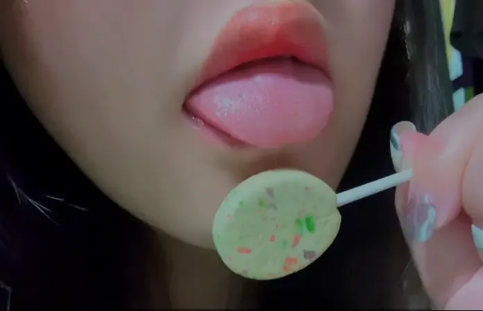 只有一个双下巴_棒棒糖 (图1)