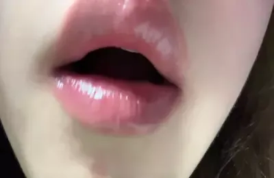 只有一个双下巴_含糖亲吻 (图1)