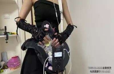 芒川不是荒_刮擦刚买的新衣服网袜~1 (图1)