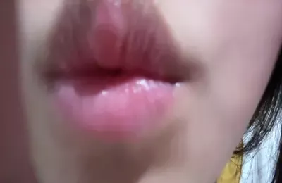只有一个双下巴_舔屏舔手指9 (图1)