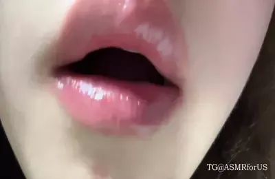 只有一个双下巴含糖亲吻 (图1)