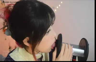 舔耳 (图1)