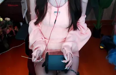 温柔掏耳朵 (图1)