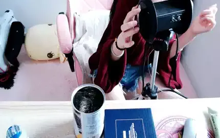 【Aki秋水ASMR】一起来吃零食呀~吃播 (图1)