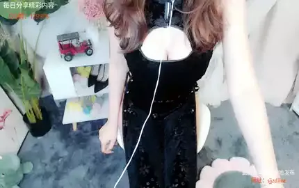 【白鹿姬ASMR】黑旗袍舔耳娇喘诱惑 (图1)