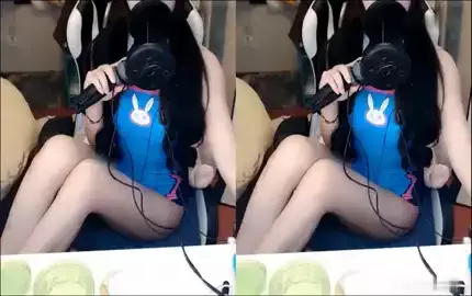 【虎牙桃子baby】ASMR钞票枪福利 3 (图1)