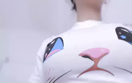 【mimi】ASMR超巨大3D猫咪，自己都害羞了 (图1)