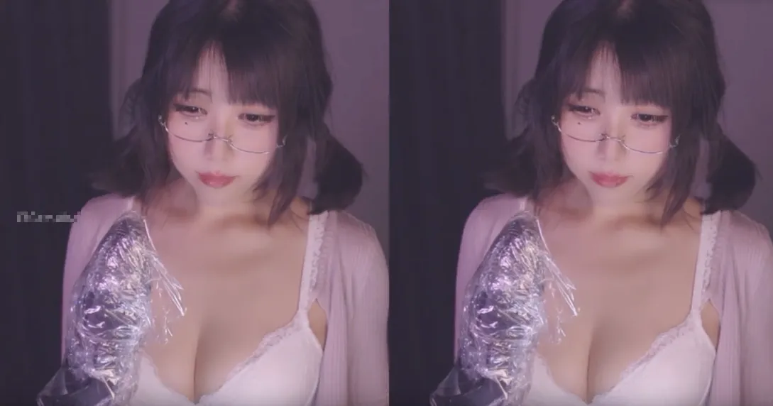 左颜玉很下饭 双马尾白色上衣 (图1)